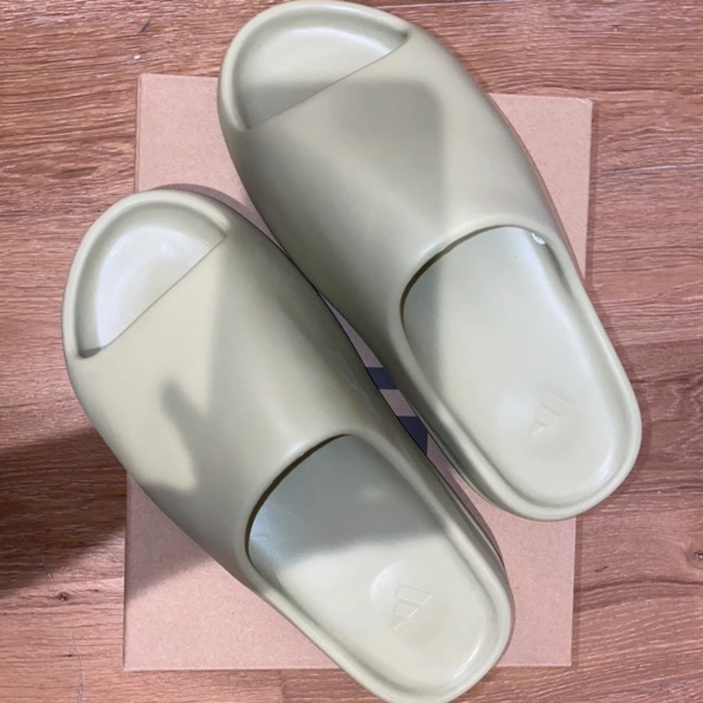 Adidas Yeezy Slides